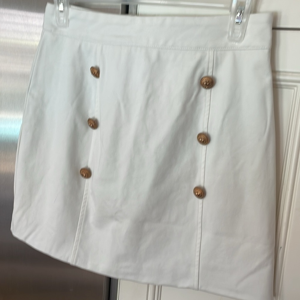 White mini skirt, size medium